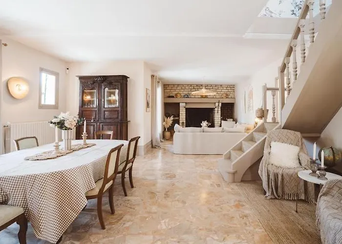 Maison De Charme Campagne Proche Perigueux 펜션